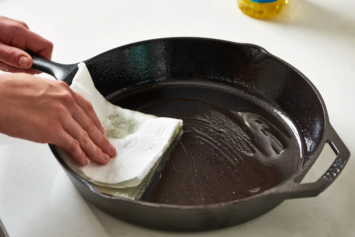 Cast Iron Skillet Care: Real Tips for Seasoning and Maintenance