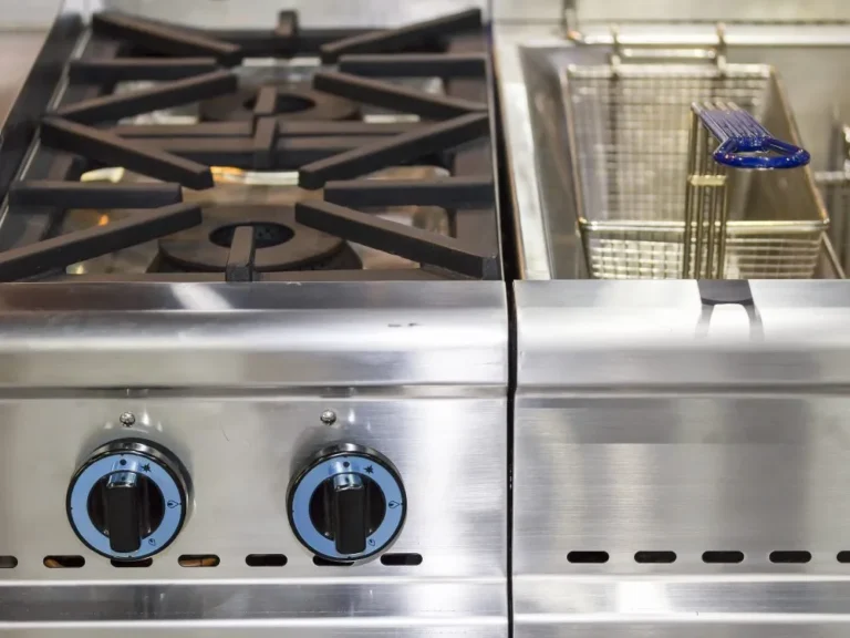 Choosing the Right Commercial Fryer: Gas vs. Electric