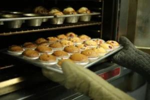 Choosing the Right Commercial Oven: Convection vs. Combi