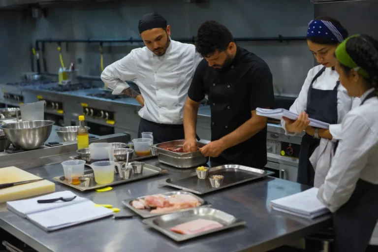 Easy Commercial Kitchen Recipes for Restaurant Staff Training: Build Confidence and Consistency from Day One
