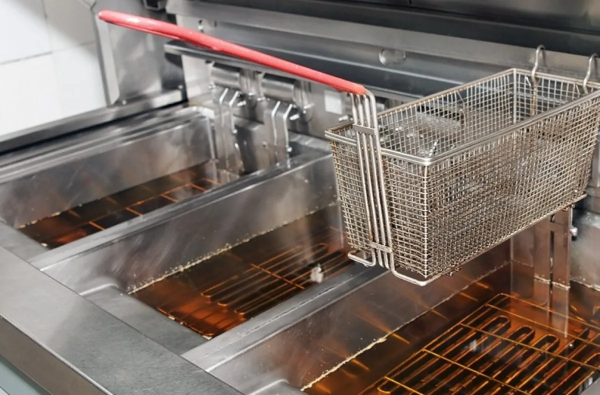 The Unsexy Truth About Commercial Fryer Maintenance: What Your Kitchen Isn’t Telling You (But Should)