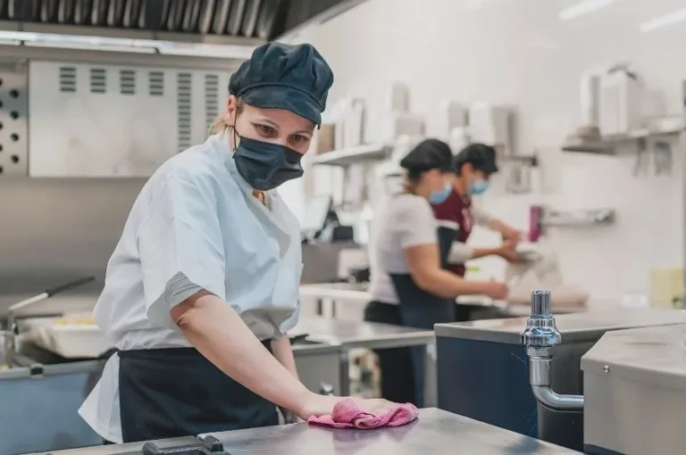 Restaurant Food Safety Handling: Keeping Kitchens Clean and Customers Safe