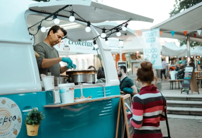 Revolutionize Your Food Truck Marketing: Top Ideas to Attract Customers in 2025