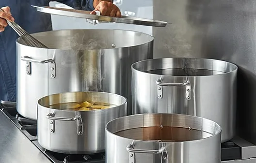 How to Choose Commercial Sauté Pans for High-Volume Restaurants: A Chef’s Hard-Earned Guide