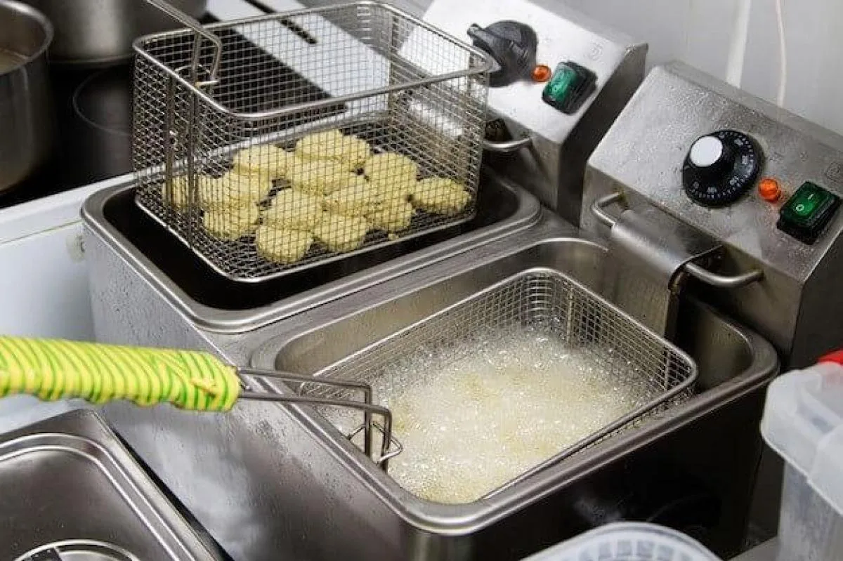 How to Clean Your Deep Fryer Properly and Safely