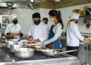 How to Conduct Kitchen Safety Training for New Employees: A Step-by-Step Guide for Chefs and Managers