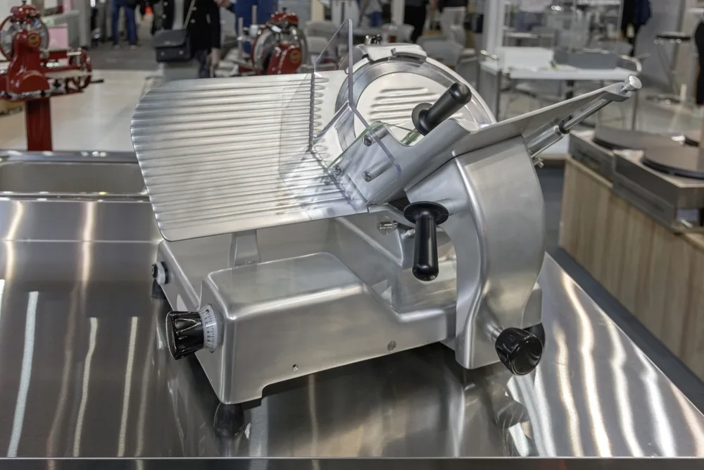 How to Select the Best Commercial Cutting Tools for Ibérico Pork: A Butcher’s Guide to Precision and Tradition