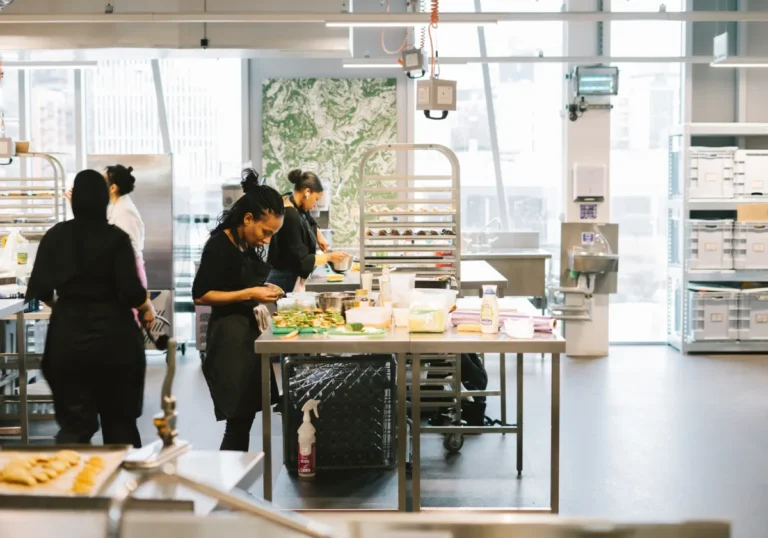 Pioneering Cooking Techniques for the Modern Mobile Kitchen
