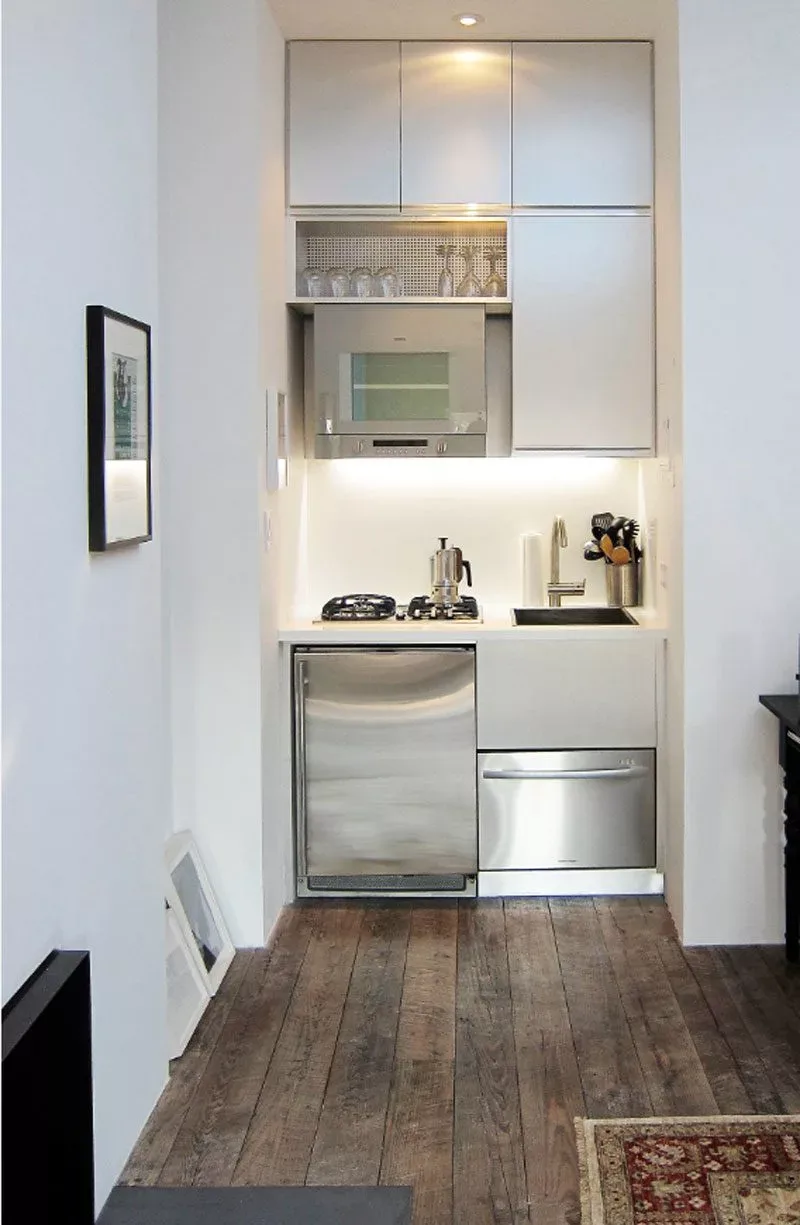 Maximizing Small Kitchen Spaces: A No-Nonsense Guide to Cooking Big in Tiny Quarters