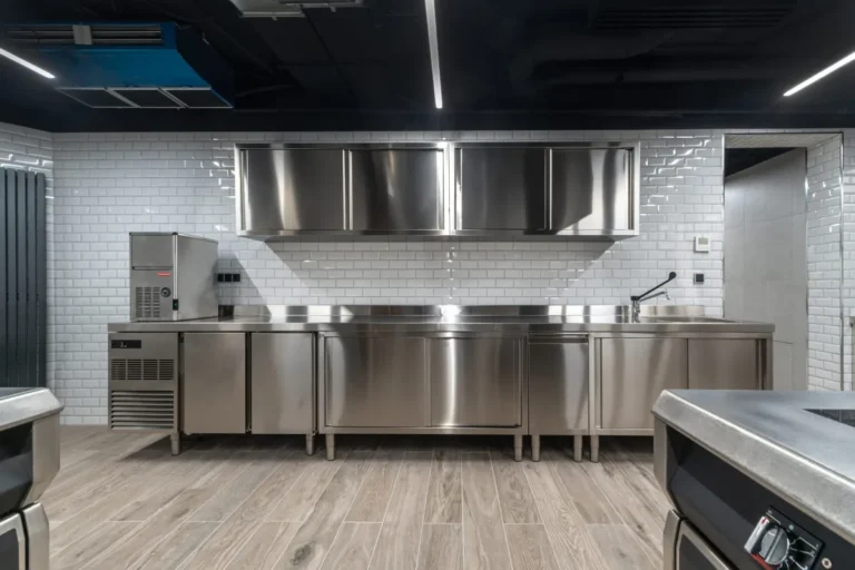 Planning an Efficient Restaurant Kitchen Layout in 2025