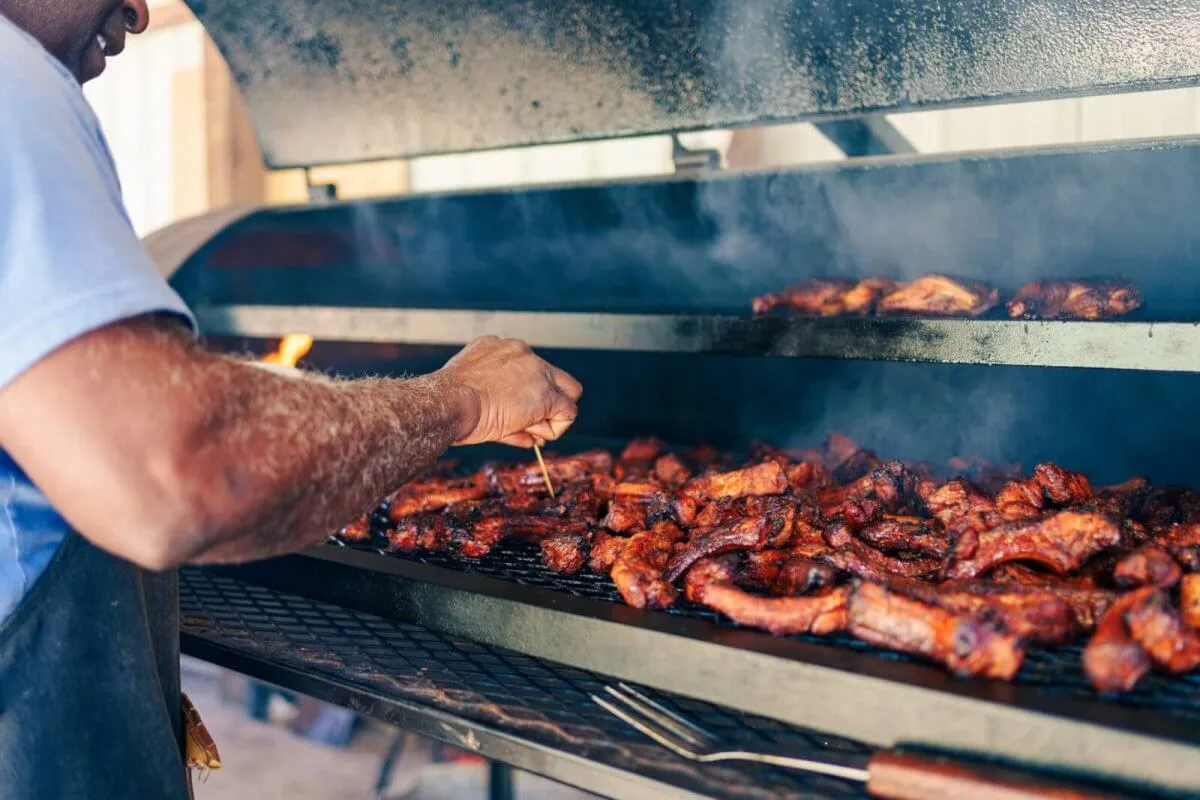Tennessee BBQ Trail: Smoked Meats, Traditions, and Finding Real Flavor