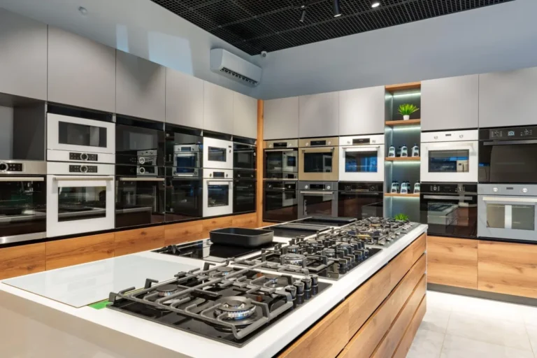 Best Commercial Ovens for Large Kitchens: 2025 Edition
