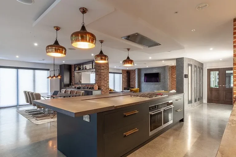 Chef Vitality in Modern Kitchens: Balancing Technology and Tradition