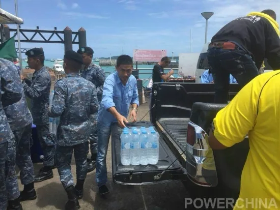 Powering Your Food Truck: Generators vs. Shore Power