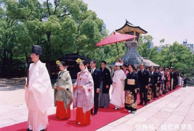 Dive into Japanese Wedding Ceremonies: Traditions, Symbols, and More
