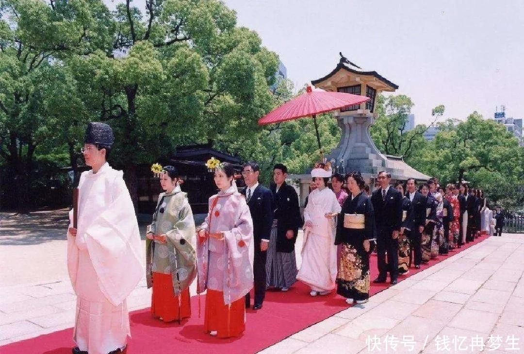 Dive into Japanese Wedding Ceremonies: Traditions, Symbols, and More